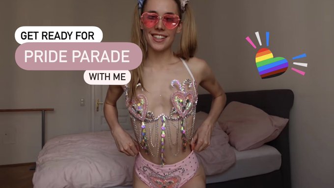 new youtube video🏳️&zwj;🌈😍🔥 let me know what you think about my outfit in the comments🤩🤩 https://t.co/B7