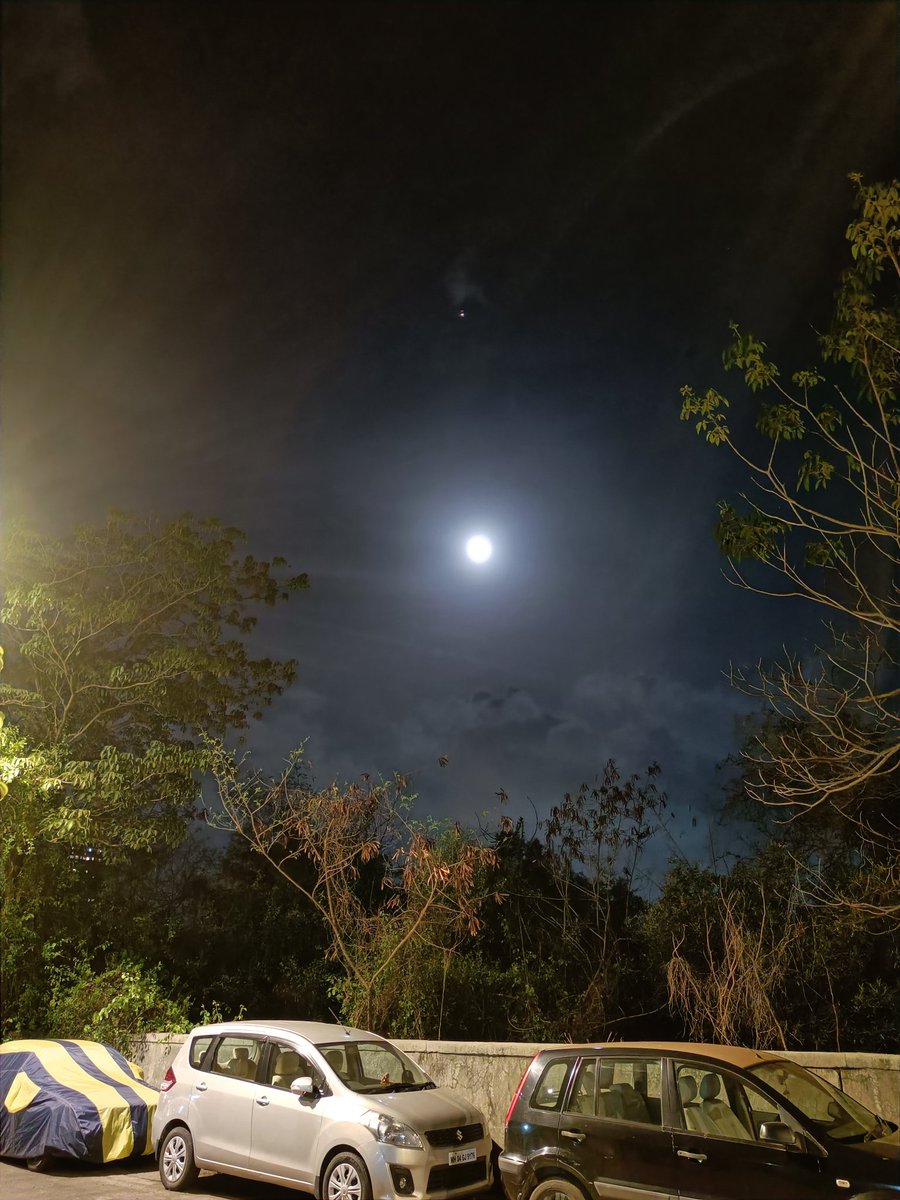 rohanpatoley's tweet photo. The moon looks so pretty tonight.
#funclicks #Moonshot #themoon https://t.co/bro0wqn1Ld