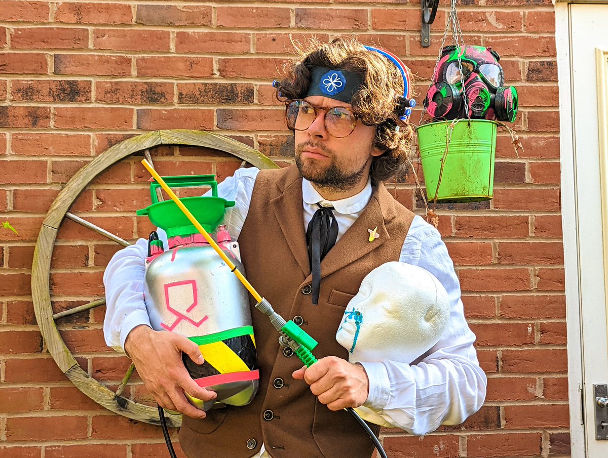 Pevalwen's tweet image. Feeling very excited to have rummaged through all @thejoysequence's iconic attraction props!