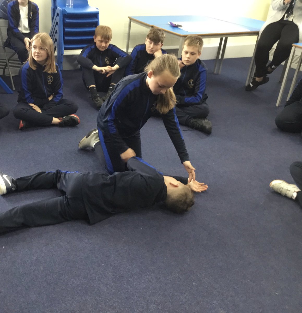 MPSYear6_2022's tweet image. Important first aid skills being taught this morning in @MPSYear6_2021 
#firstaid #lifesaving #year6 #KS2 @DeputyMitchell 
@MeadowbankPS @karenrobnay @HonestHeadteac1 @WiganCouncil