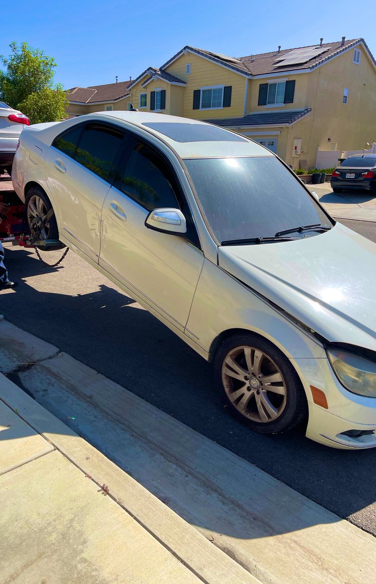 ILOVEMYCLAIRE's tweet photo. Akind #Samaritan bought me a car, My first car, and someone dead to me needed help so I let them live out from my car, for a year we gave this person food and helped them as much as we could and they trashed my car. My Mom was right … ‘don’t let someone take what you have’#Syble https://t.co/upMnsac6Lr