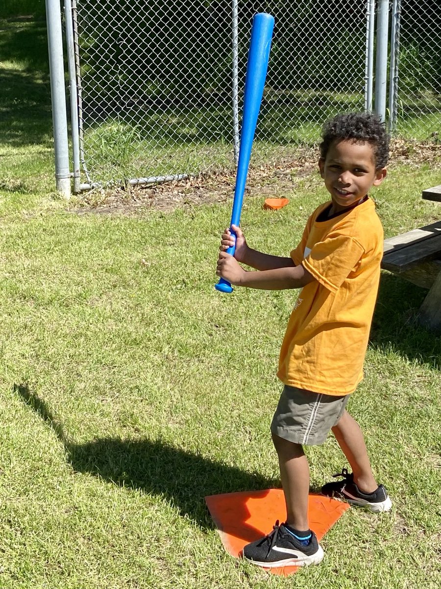 ⁦@ymcacassclay⁩ Learning Centers at RobertAsp and Dodds are having a blast this summer! Look at those smiles, teamwork and determination on their faces #summerfun #bestsummerever #beststaffaround
