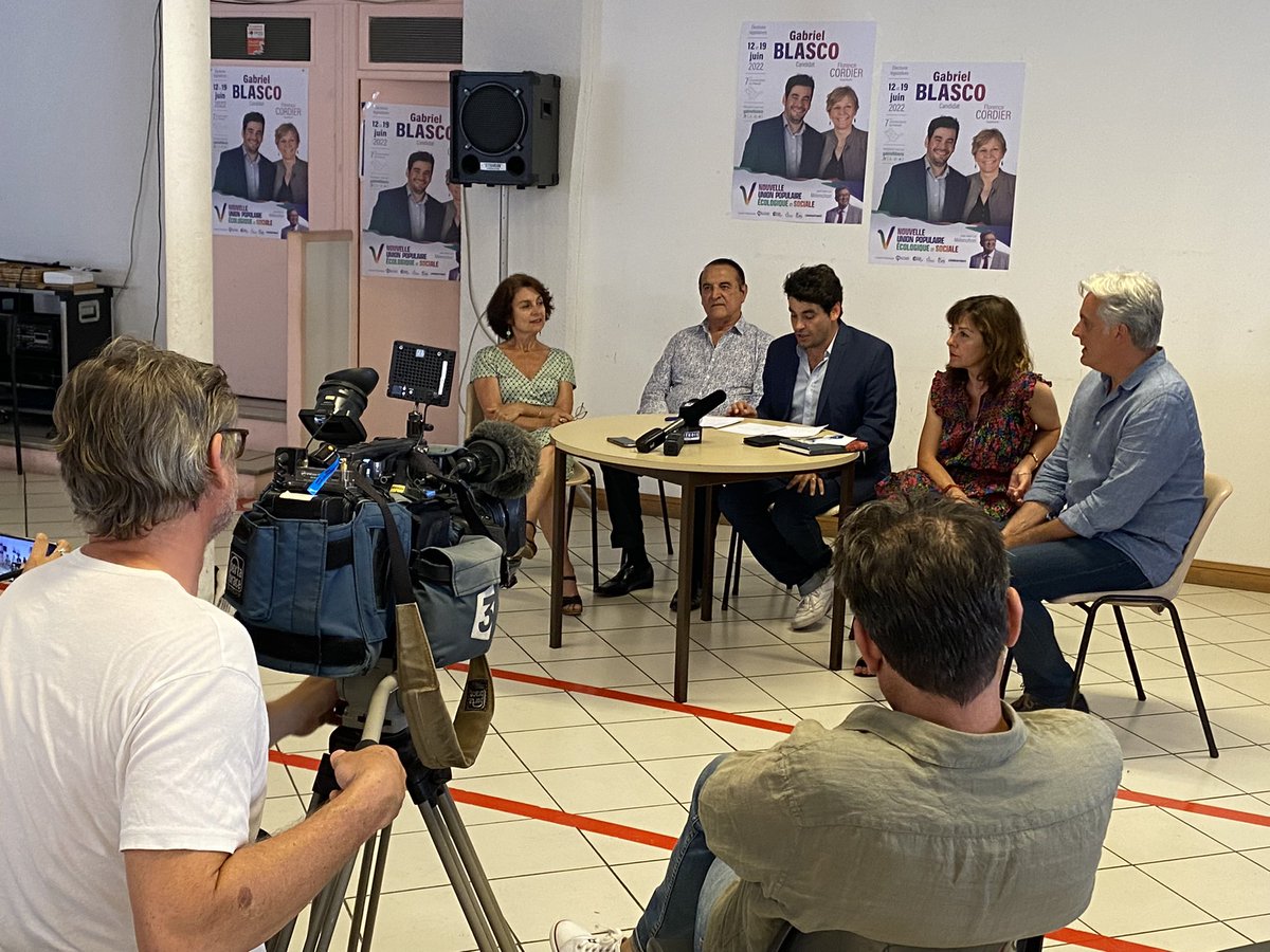 En conférence de presse cet après-midi à #Sète aux côtés de <a href="/CaroleDelga/">Carole Delga</a> et <a href="/kmesquida/">Kleber Mesquida</a> pour soutenir <a href="/GabrielBlasco34/">Gabriel Blasco</a> candidat d’union de la gauche républicaine face au candidat d’extrême-droite dans la 7e circonscription de l’#Hérault dont je fus le député.