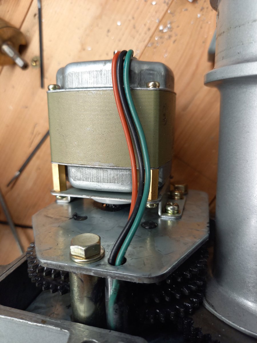 M0GIW's tweet photo. A few #rotators in the workshop this week for repair #yaesu #kenwood https://t.co/17VfWAIP66