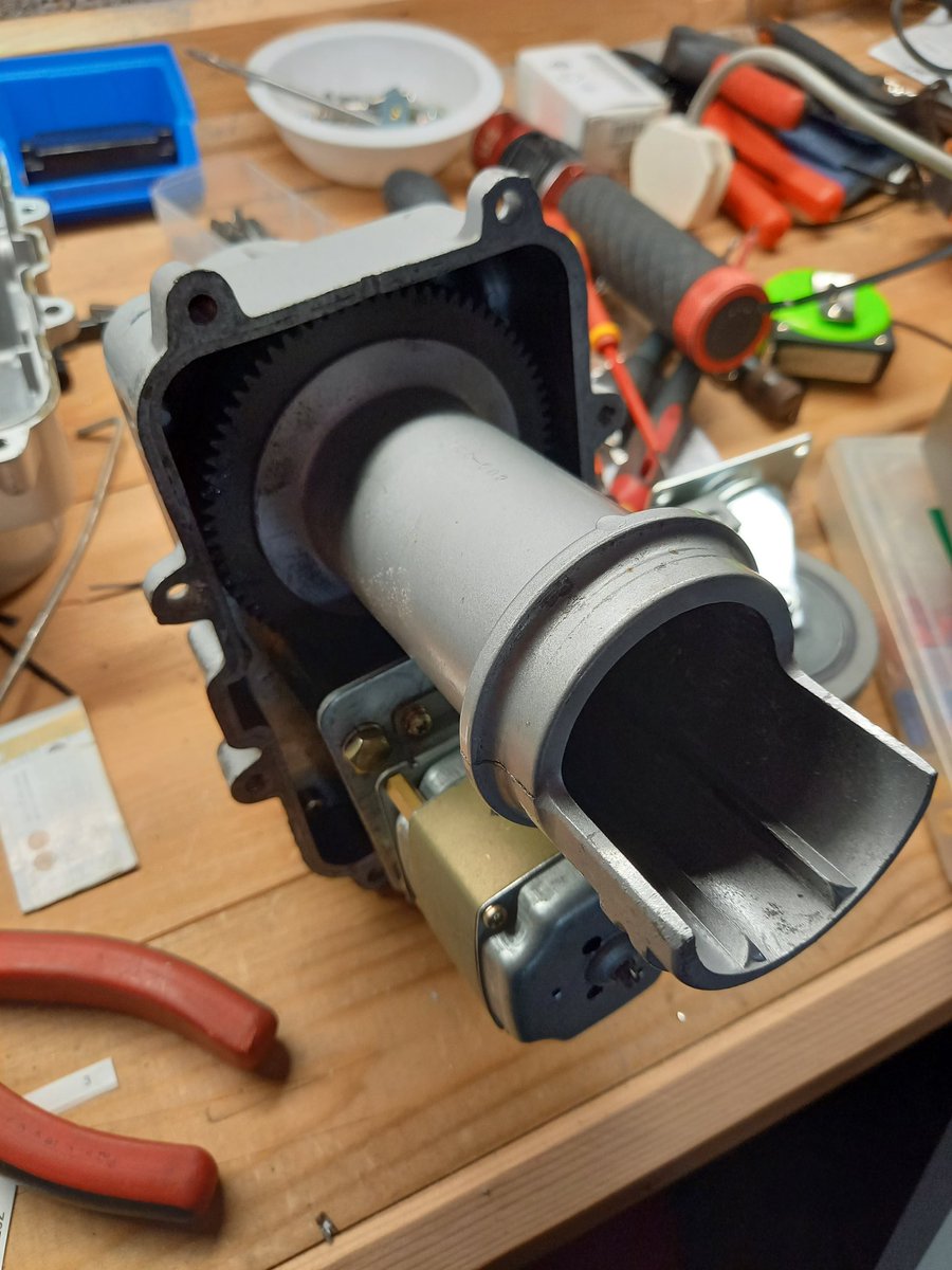 M0GIW's tweet photo. A few #rotators in the workshop this week for repair #yaesu #kenwood https://t.co/17VfWAIP66