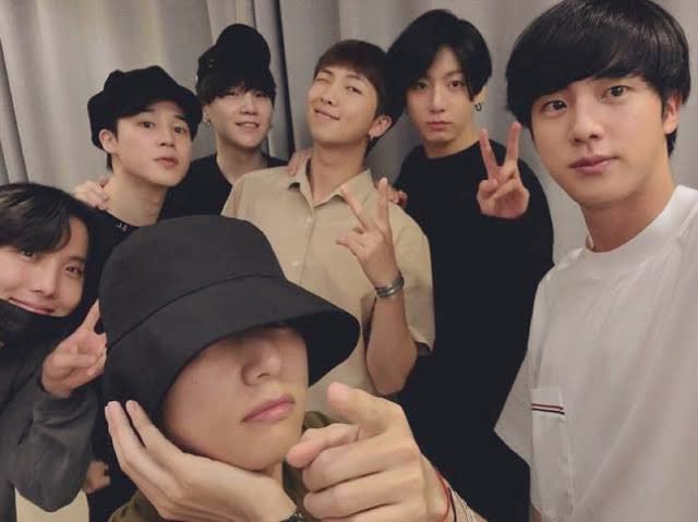 pUrplr147's tweet photo. I will wait for you @BTS_twt Always.. Until death..🥺 I'm not gonna lie I feel like a part of me really just died.But you guys really deserve a break.I'm very proud to say that I'm an army.Just know I'll support u alwys no matter wht.BTS is the best thing hppnd to me.. Lyssm 💓😭 https://t.co/7H2xw8GTO2