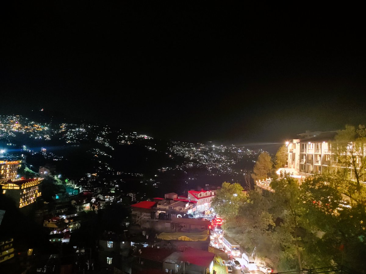 VanduVani's tweet photo. Beauty of shimla........
#destination #lights #nightview #queenofhills #shimla #photography #naturalbeauty #himachal #beautifulview #blissfulbox #trending https://t.co/Jy1k7etWnq