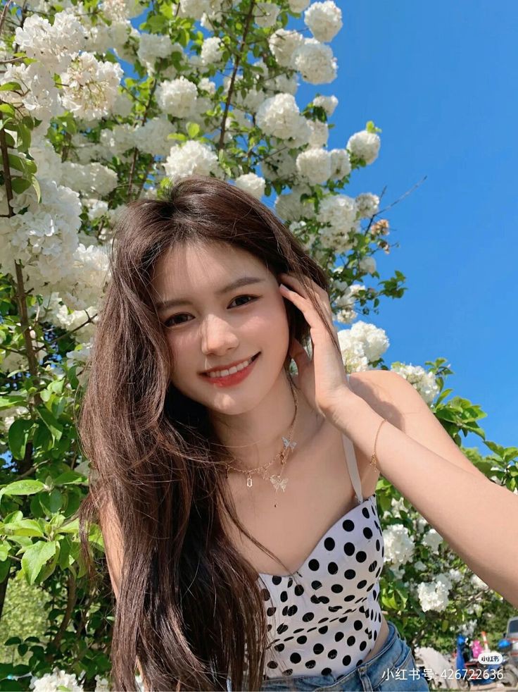 eyeos_official's tweet photo. 꽃마을 어디까지..데뷔 아이돌 걸그룹이 된 이후로.. 💞💖늘 꽃이 만발한 하늘..보물을 사랑한다 블로밍 하하하 💎🌸
#EYEOS #리우민야 #LIUMINYA https://t.co/Me3zx9qAi3