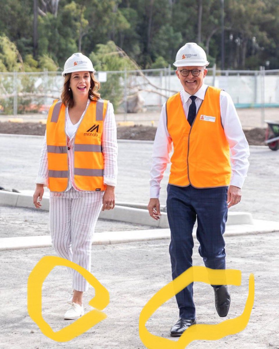 daisycuttertz's tweet photo. @AlboMP Not steel caps!
Stop playing dress-ups.
#photoopps.
#auspol.
@AlboMP vest is wrong too, her’s is correct. https://t.co/ahciqKIqPD
