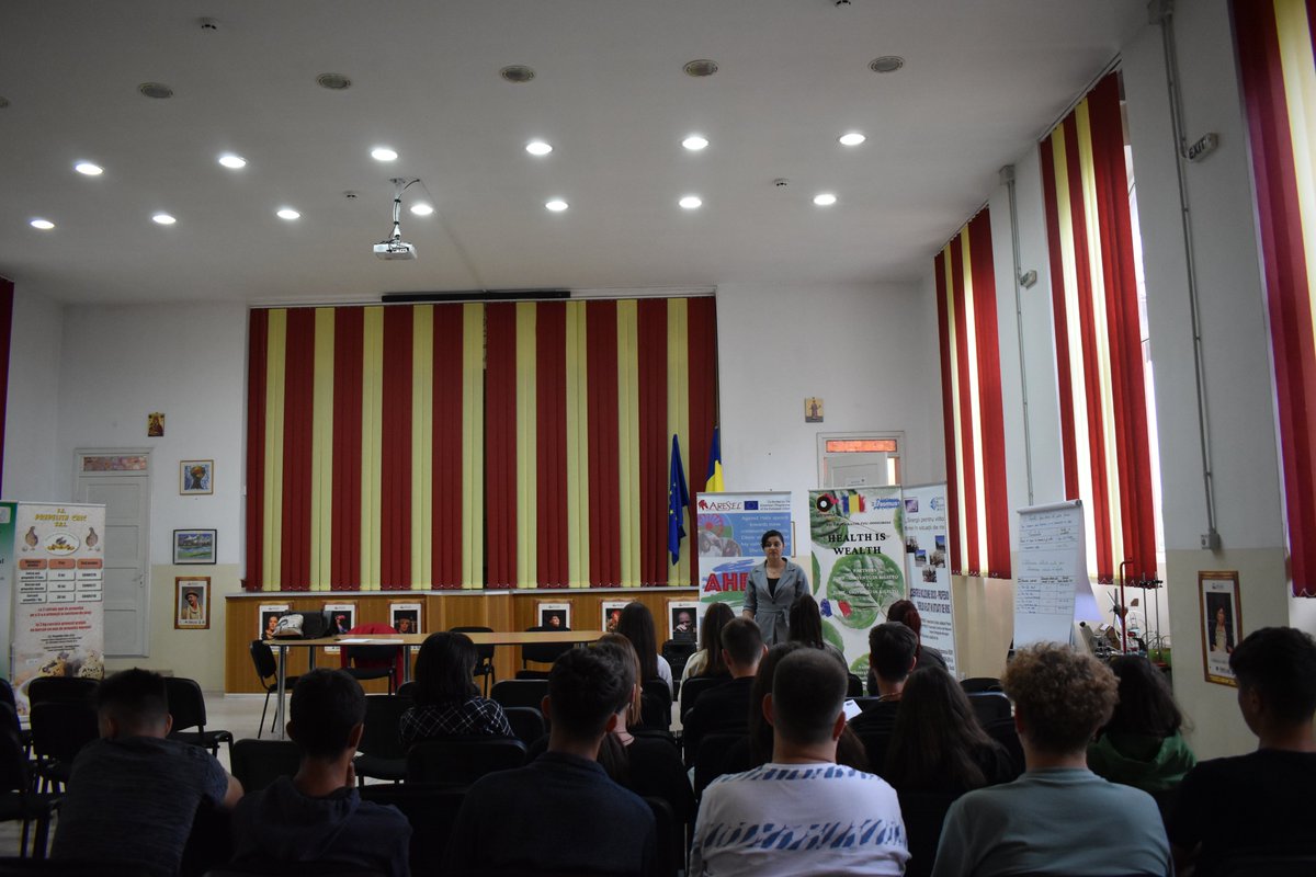 AHEAD_cby's tweet photo. On the 9th of June, #ARESEL organized a third Awareness activity with students, working on information and project’s issues communication in the Liceul Tehnologic Gheorghe Ionescu-Sisesti of #ValeaCalugareasca, in the county of #Prahova. 
#AHEADPROJECT #EplusAHEAD #ErasmusPlus https://t.co/oEikQOcsRe
