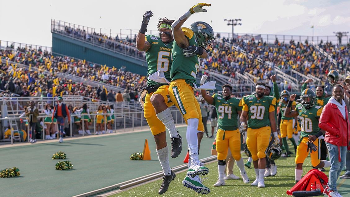 patrickbryan36's tweet photo. After a great conversation with @Coach_RyMeyers I am grateful and blessed to receive my first offer from Norfolk State!! @CoachMarshall @Coach_Odums @QBC_Nashville @ChampeKnightsFB @LeeMCarter3 #firstoffer https://t.co/YlWVFJOJlq