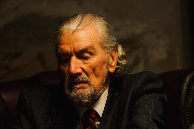Clive Russell acting in Tales of Babylon
