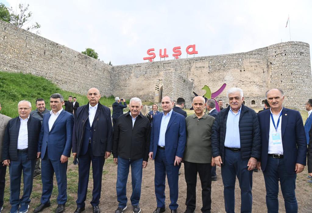 BY's tweet photo. #Şuşa Beyannamesi’nin yıl dönümü dolayısıyla Karabağ’ın incisi Şuşa’dayız. 

#TekMilletİkiDevlet 🇹🇷🇦🇿 https://t.co/2flWuDIKQV