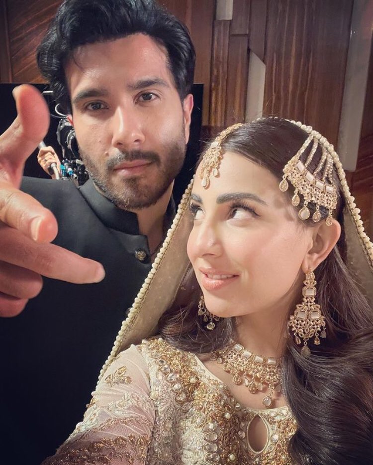 Their chemistry 😭😍⚡️
#FerozeKhan #UshnaShah #UshRoze

[ <a href="/ferozekhaan/">Feroze Khan</a> X <a href="/ushnashah/">Ushna Shah</a> ]