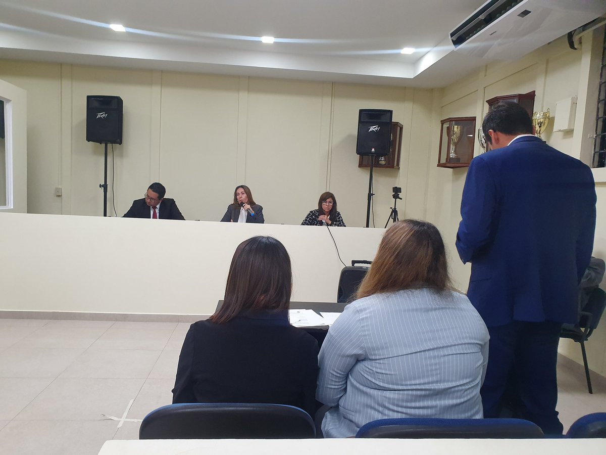 LauraaMoran11's tweet photo. Me emociona ver a estudiantes de Derecho, comprometidos y con herramientas para el litigio y oralidad en juicios donde se busca defender el derecho a una vida libre de violencia para las mujeres. https://t.co/Iwe6VqykLL