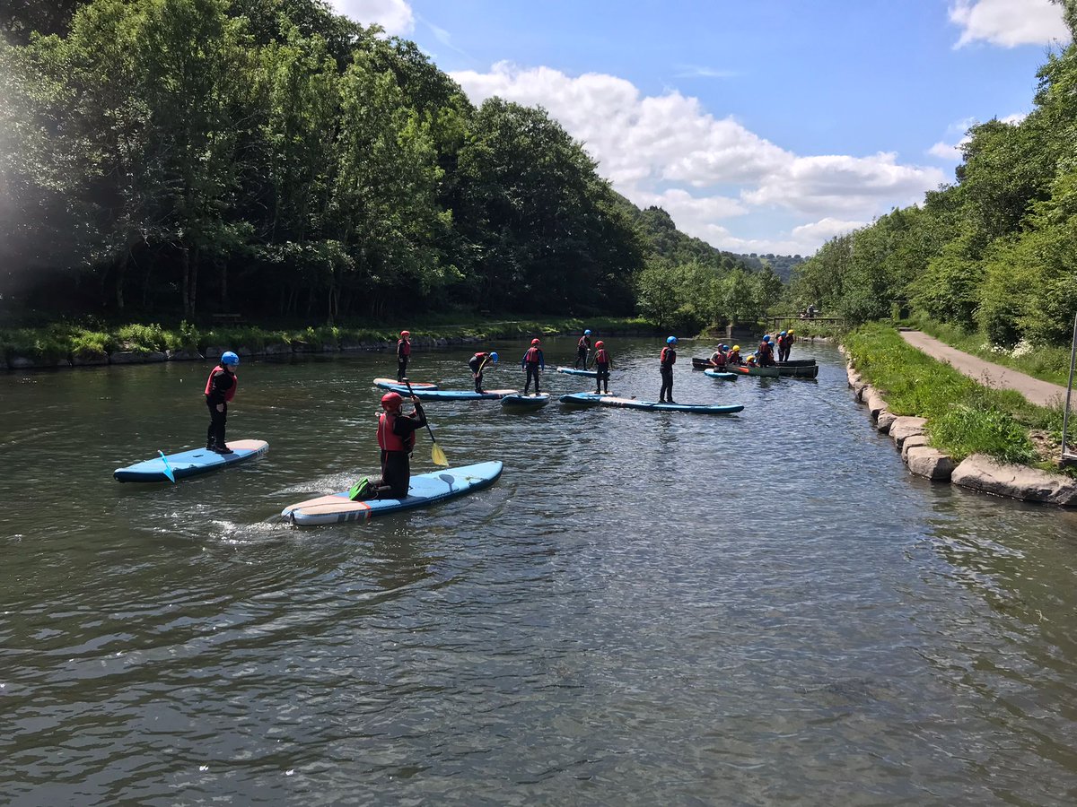 GarthOlwg_Canol's tweet photo. Diwrnod ffantastig i flwyddyn 6 heddiw! A fantastic day today for year 6. #paddleboarding #adventurewalk #canoeing https://t.co/009wwJ7HIx