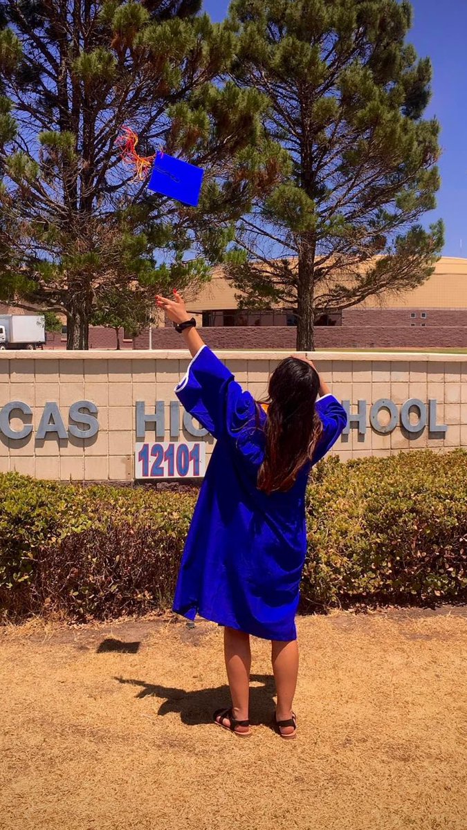 itzmirandaaaa's tweet photo. i believed i could, so i did🎓❤️ #classof2022 https://t.co/U2GUYn9vRp