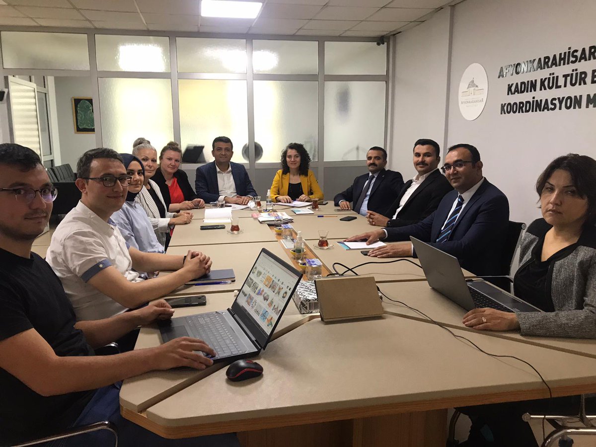 afyonkulturevi's tweet photo. Kadın Kültür Evleri ve Kooperatiflerine yönelik incelemelerde bulunan 
Kırklareli Vali Yardımcısı Sayın Elif Canan Tuncer ile Koordinasyon Merkezimizde toplantı gerçekleştirdik.
@kubrayigitbasi 
@AfyonValiligi 
@mehmetkeklik94 
@omertekesmia
@Mucahitozturk60
@valikirklareli https://t.co/Dqyy16ZGKx