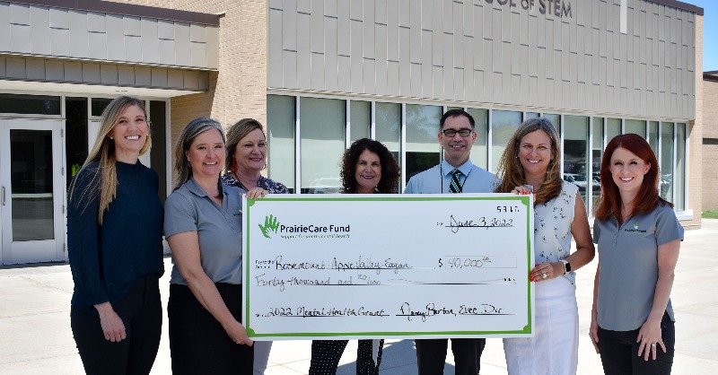 ISD196schools's tweet photo. Through our @PrairieCare partnership we're able to provide students access to important #mentalhealth supports. We're grateful for this $40K grant, which allows educators to continue implementing MoveMindfully, pilot a calm room and explore new ways of helping students. #196Pride