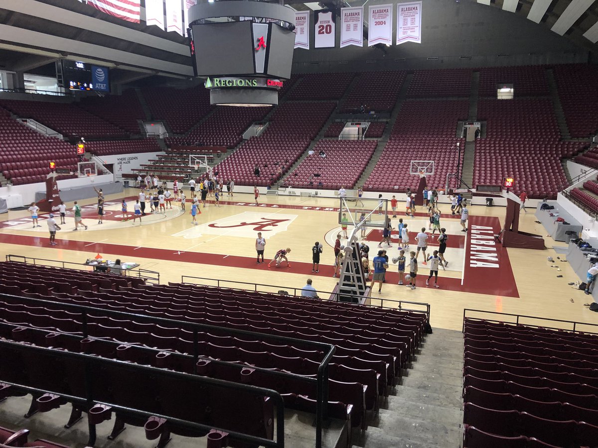 Thompson7Jeremy's tweet photo. Hit some more spots on campus today! @ramajamasAL was fun and good food! We got our Bama stuff, now on to the next adventure! https://t.co/ugvpYjvzWK