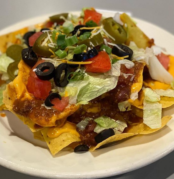 GatsbysPubGrill's tweet photo. Beef is best between nachos, not friends 😉
.
Check out our specials! Served from 11am - 2pm 
👉 https://t.co/WVsObifZvd
.
#Gatsbys #IndianapolisIN #IndyEats #IndyLife #IndyFood #IndyFoodie https://t.co/4NVGOisltR