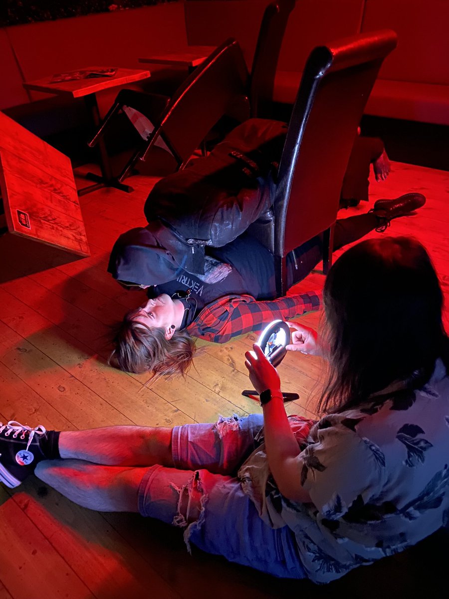 Cheeky behind the scenes photo to one of our music videos 🖤