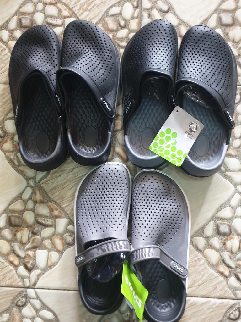 shopwithtet1's tweet photo. C R O C S AVAILABLE
PRICE: N13,500
Nationwide deliveries
Minna📌
Please retweet 

#BURNABOY𓃵 #Burnaboy #olosho #HappeningNow #ckay #Jumia10years #YetToCome #iPhone #Papaya https://t.co/iLleUCpfJG