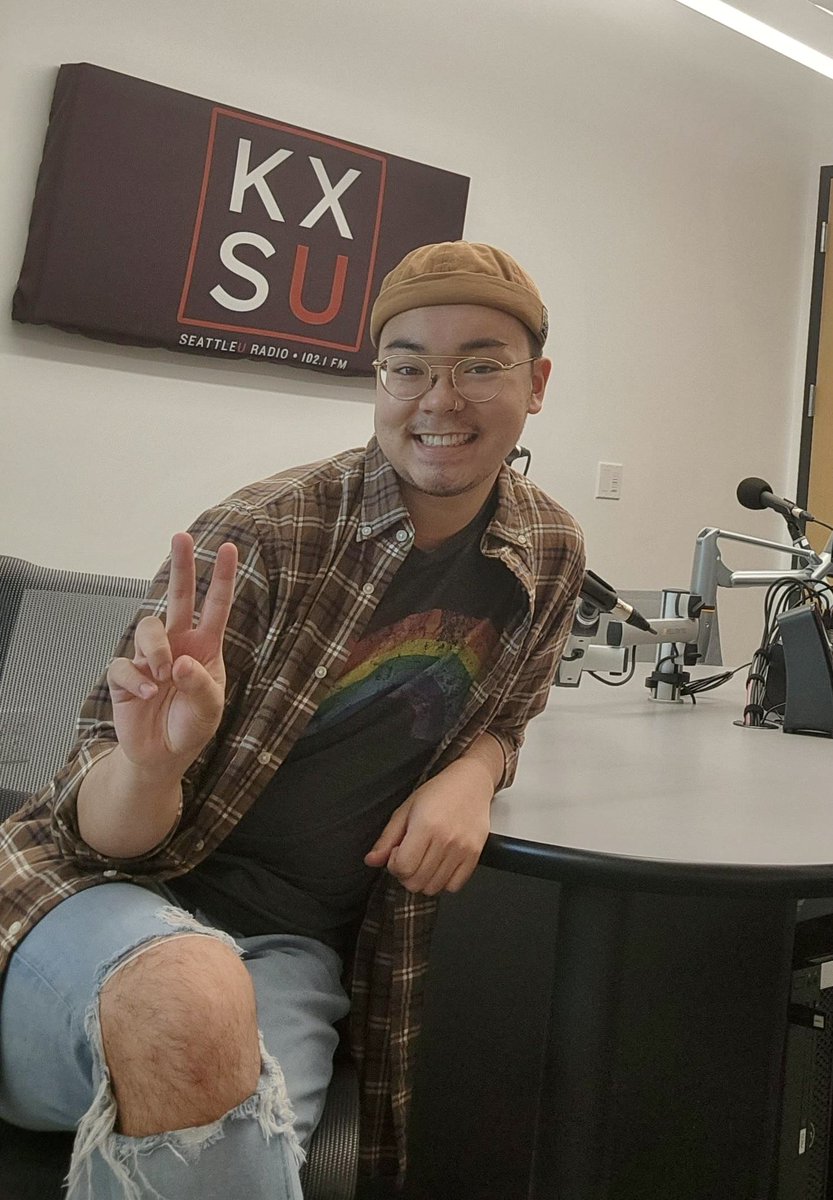 SeattleuKines's tweet photo. We concluded our Redhawk Squawk podcast episodes for the 21-22 academic year with special guest Andy Ho. 

On this episode titled the SU Kinesiology experience Andy shared his thoughts and feelings about the program….
@KXSUseattle @seattleu @SarahPShultz https://t.co/Urmn6L6ENY