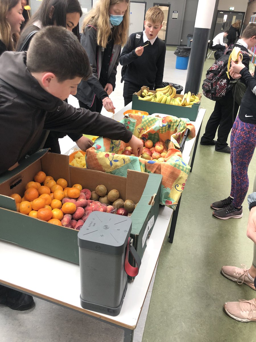 GHS_PEdept's tweet photo. A huge thank you to @Tesco for providing so much fruit for us on Day 2 of Wellbeing Week! @GHSfalkirk Your support is hugely appreciated ππππ
#GHSWellbeingWeek https://t.co/yLmNhFbPTt