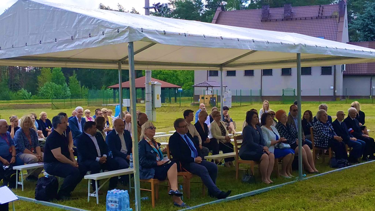 LpBLSA's tweet photo. Als Teil unserer #Studienfahrt nach #Treblinka nahm die Gruppe aus Sachsen-Anhalt heute an der #Gedenkfeier zum Nationalen Gedenktag für die Opfer der deutschen Konzentrations- und Vernichtungslager in Polen teil. https://t.co/RI0QHGcqbR