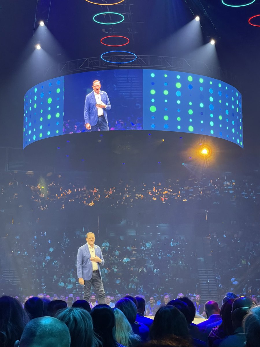 mollynch's tweet photo. In a room with 16,000+ technology professionals @ciscolive who helped keep the world running throughout the pandemic. Now to power #hybridwork #thankyouIT https://t.co/HeAxnNPgCE