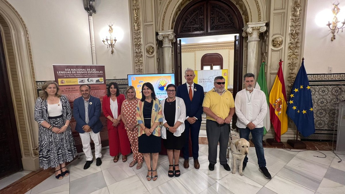 Celebramos hoy en la <a href="/SubdeGobGranada/">Subdelegación Gobierno Granada</a>, el #DíaNacionaldelaLS bajo el lema “Libres para elegir, libres para signar” en un acto donde nos han acompañado representantes institucionales para conmemorar este día tan importante para la #Comunidad #Sorda #14Junio #YoconlaLS