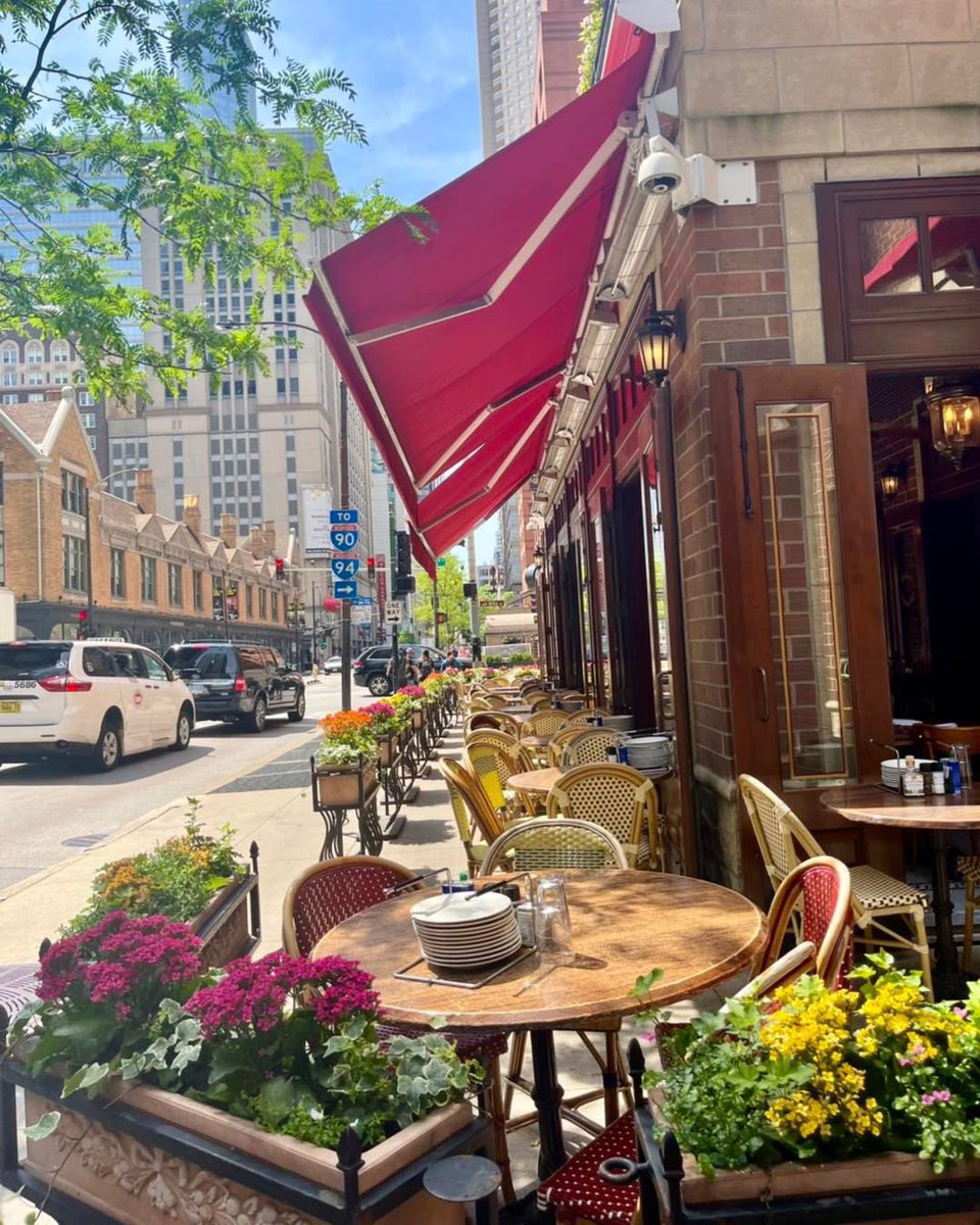 QuartinoChicago's tweet photo. Ice cold drinks will be waiting 🥂 

#quartinochicago #outdoordining #diningoutchicago #rivernorthchicago #chicagorestaurants #explorechicago #staycool😎 https://t.co/8J4t34PRhh