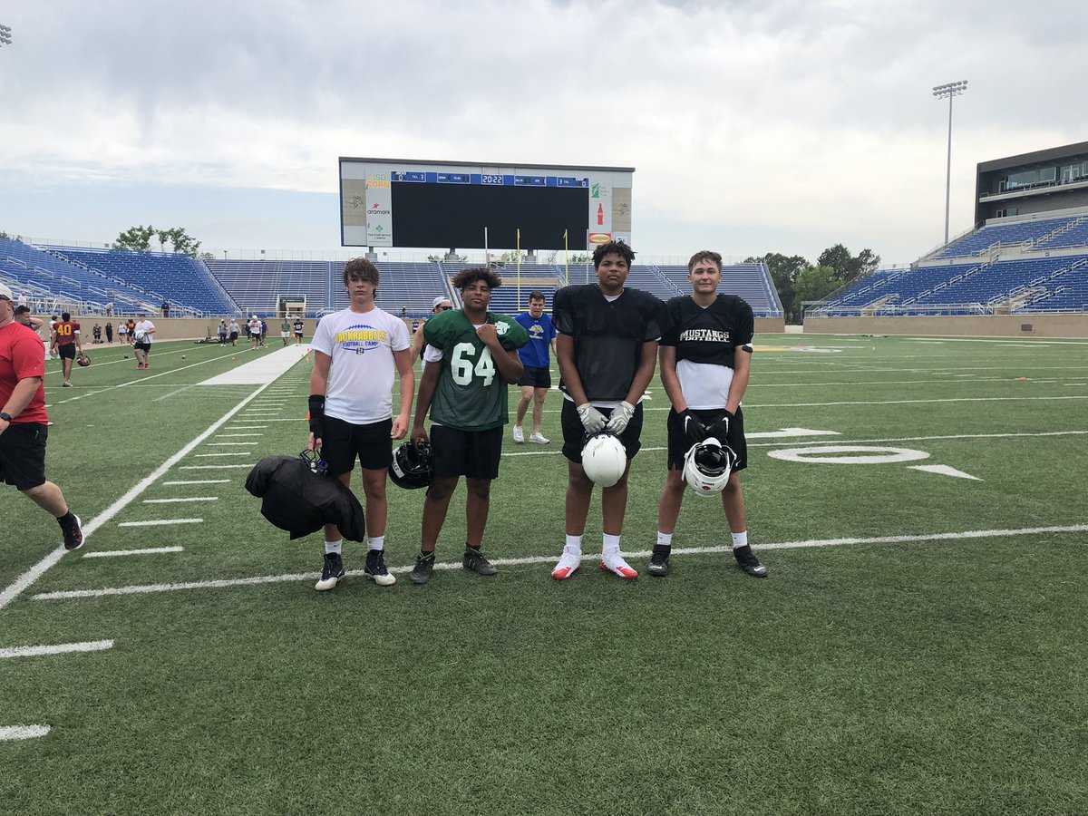 Hertzy101's tweet photo. #SDSU ID Camp
#AlbertaSelects
#SaskSelects 
@jhertz_52 @Kingston_Pritch @GabeOsenda @MaclanB https://t.co/BsXI5dwYBc