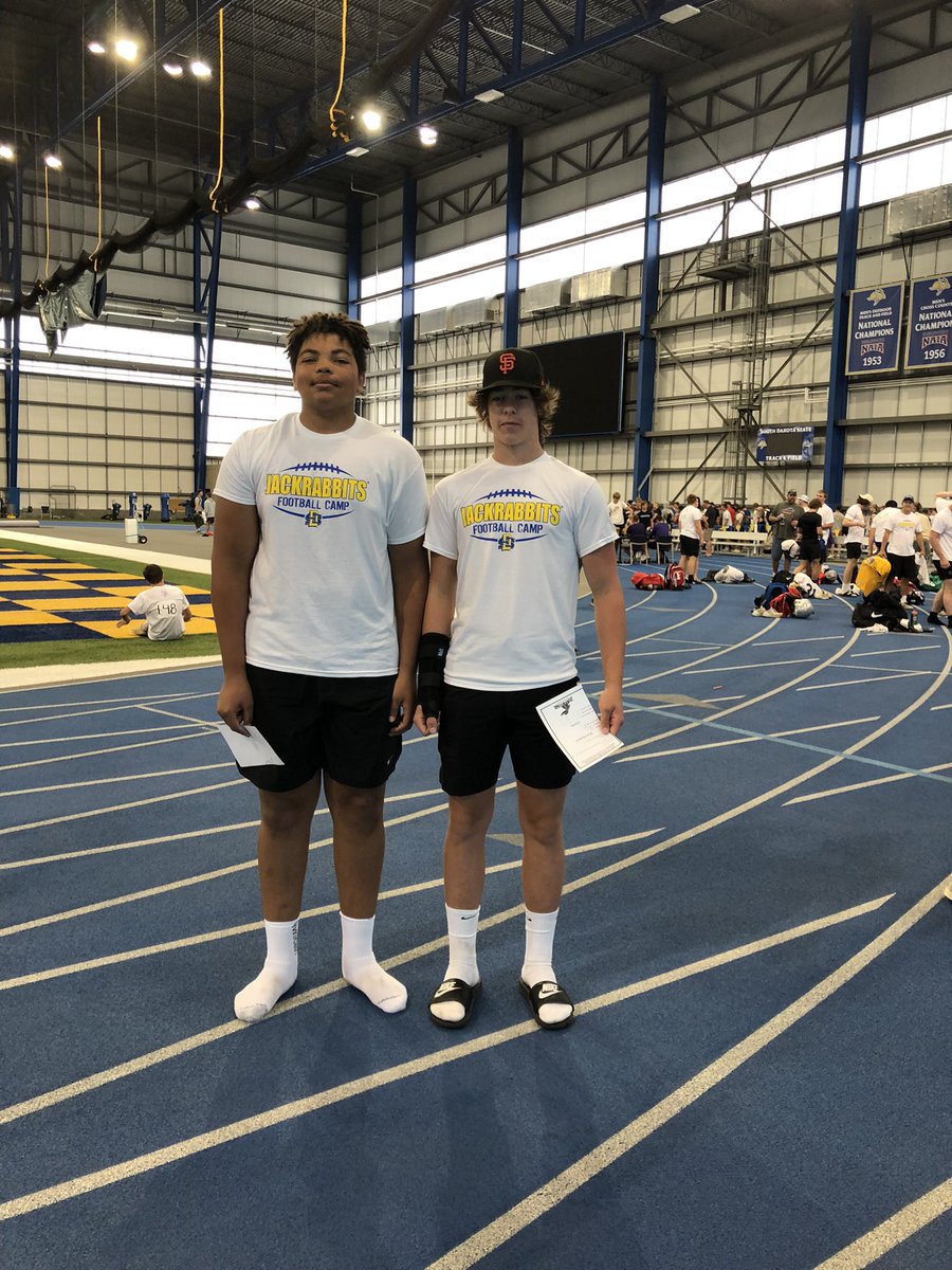 Hertzy101's tweet photo. #SDSU ID Camp
#AlbertaSelects
#SaskSelects 
@jhertz_52 @Kingston_Pritch @GabeOsenda @MaclanB https://t.co/BsXI5dwYBc