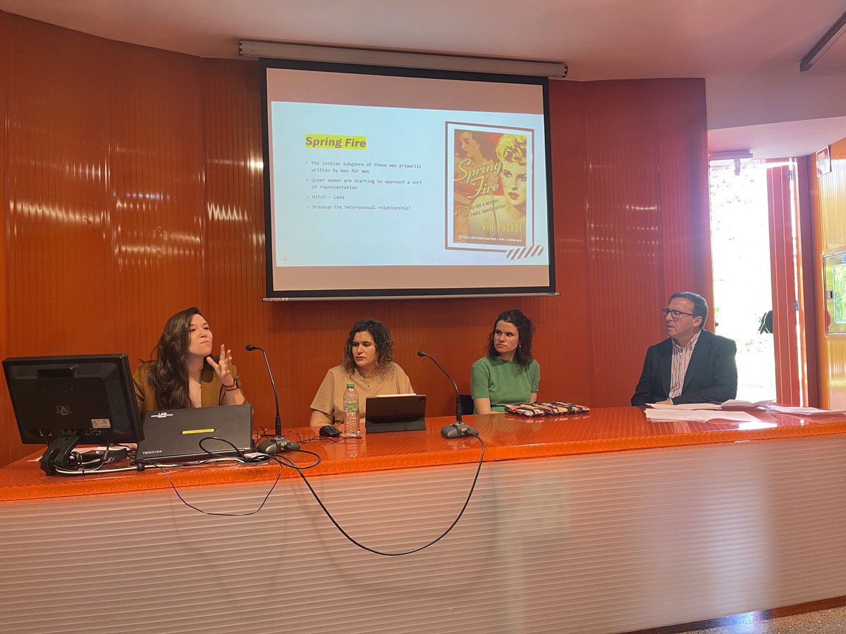 JuanCarCastil's tweet photo. Hoy han comenzado las “VI Jornadas Interdisciplinares en Estudios Artísticos, Literarios y de la Cultura” de la UAM donde he moderado una clarificadora mesa con el tema de "literatura y género". Enhorabuena a las tres ponentes, grandes exposiciones. https://t.co/qcJ8f3rUj1