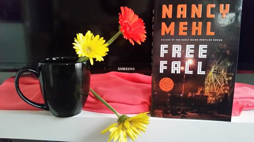 🎶Daisy daisy, give me your answer do... 🎶 
Free Fall is a riveting Christian suspense that will keep you madly flipping the pages! 🌼🎠🎡🌼🎠

amazon.com/Free-Fall-Quan…?