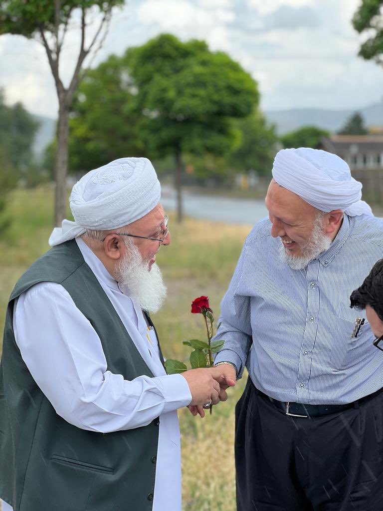 ofmuderrisoglu's tweet photo. Yahyalı’da Meşayıhımızdan muhterem Abdullah Taylan hocam ile Meşayıhımızdan muhterem Ali Ramazan hocamızı ziyaret ettik

Gönüllere hakikat sofrası açma gayretinde olan tevazu ve ihlas abidesi zatlar hep var olacak

Ya Rabbi! bize sevgini ve seni sevenlerin sevgisini ihsan eyle https://t.co/njE5Gx0LM0