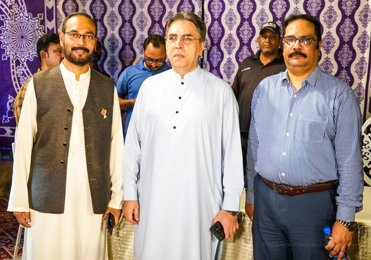 MubeenK190's tweet photo. جلانے والے جلاتے ہی ہیں چراغ آخر
یہ کیا کہا کہ ہوا تیز ہے زمانے کی
#NA240PatangKa https://t.co/u02R4Fl0FE