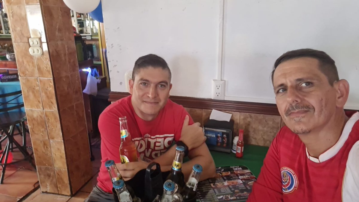 carlitoszuper's tweet photo. Uds tan Qatar y yo Barrio México
#vamosele https://t.co/YT3HO8lztB
