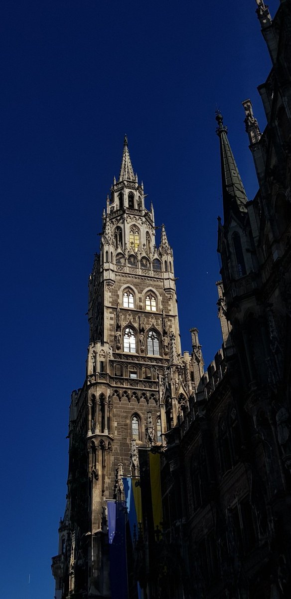 Alikuart's tweet photo. I'm pretending to be a super famous artist. But I dont even post a thing. 
#NFTCommunity
It's a big step for me to do. Let's go again.

Right now I'm randomly in Munich. I've left some of my sec.symbols in the big park.
I didnt take any pic, but I'll do it next time. Love you💗 https://t.co/XxlIuvDJiE