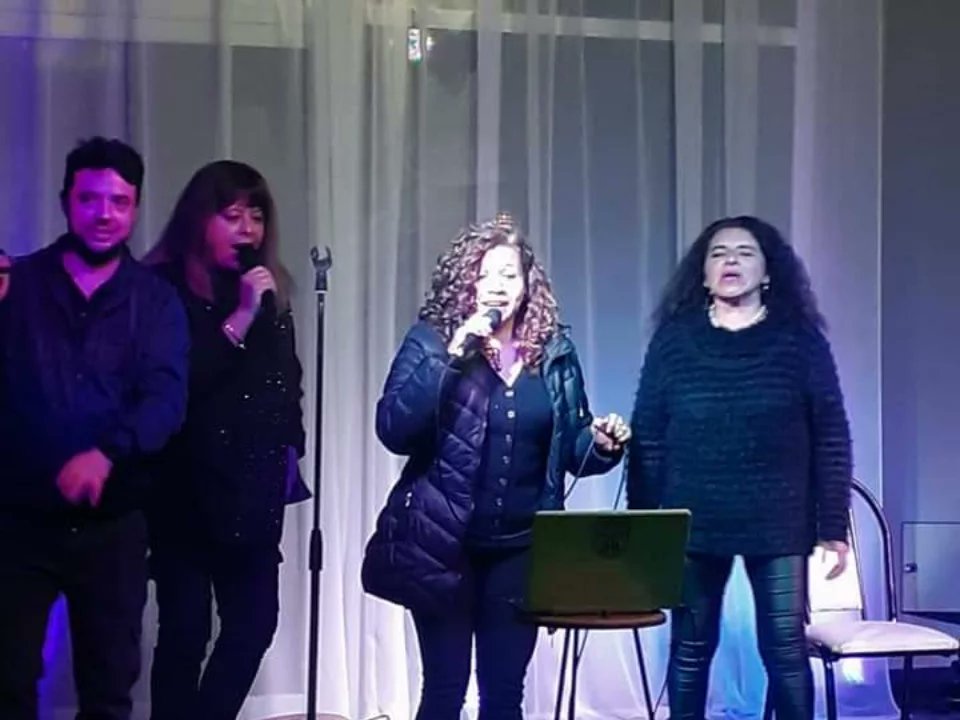 BianiSauco's tweet photo. Sábado 11 de junio en Salón Di Carlo de Cruz del Eje. Karaoke con compañeras del coro Municipal de Cosquín #cruzdeleje https://t.co/Y3XT9rkHVQ