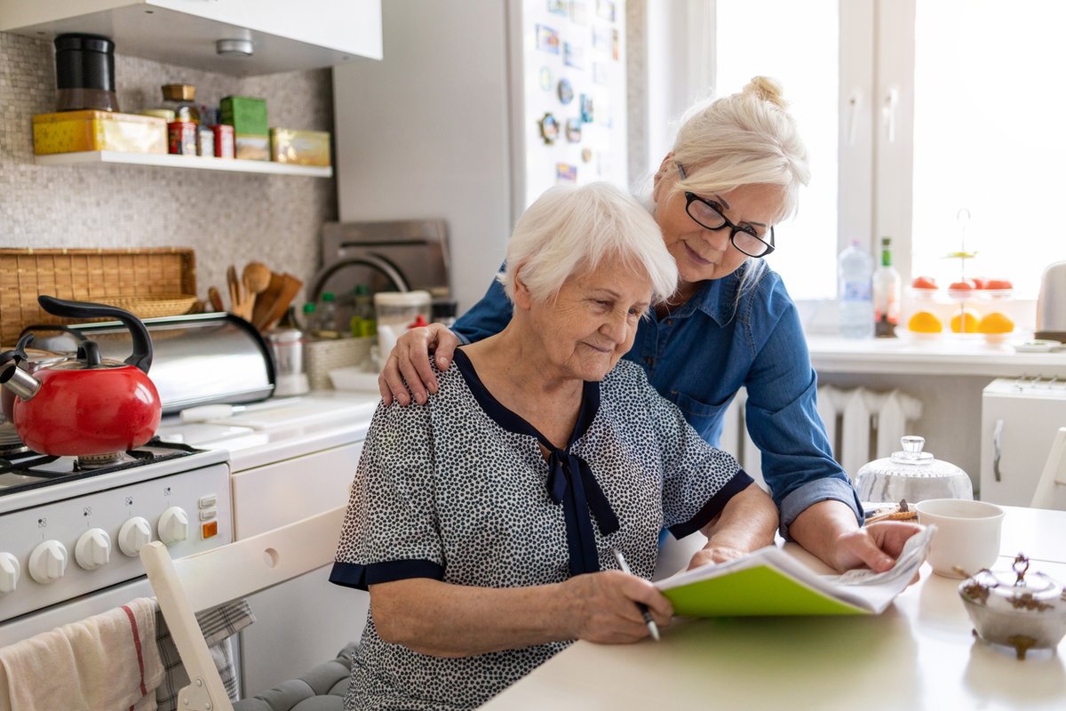 theUSAging's tweet photo. engAGED also produces consumer-friendly brochures and fact sheets on a variety of helpful topics for #OlderAdults, people with disabilities and #caregivers. These publications are designed to be easy to distribute with home-delivered meals, groceries and wellness checks. https://t.co/NWQbFJB2ZX