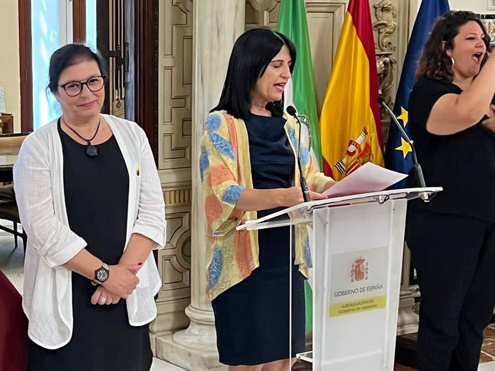 Agradecemos las intervenciones del Delegado de Igualdad, Políticas Sociales y Conciliación <a href="/MMontalvoCs/">Manuel Montalvo</a>, de la Diputada de Bienestar Social <a href="/olvidodlrosa/">Olvido</a>, de la Concejal de Derechos Sociales <a href="/GrxNuria/">NuriaGutiérrezGRX</a> y de la Subdelegada <a href="/InmaLopez14/">Inmaculada López</a> por la lectura del manifiesto #YoconlaLS