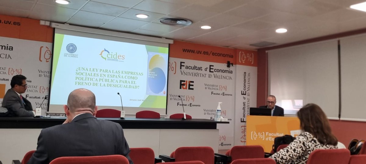 FAMSAFederacion's tweet photo. Segunda jornada del Congreso del @CIRIEC_Esp. Participamos a travpes de nuestra representante @TBagnis de los paneles de Innovación, de Salud y del taller de Políticas Públicas en Economía Social. Seguimos recolectando información importante y aportando a los debates. https://t.co/a3SZxiNWa6