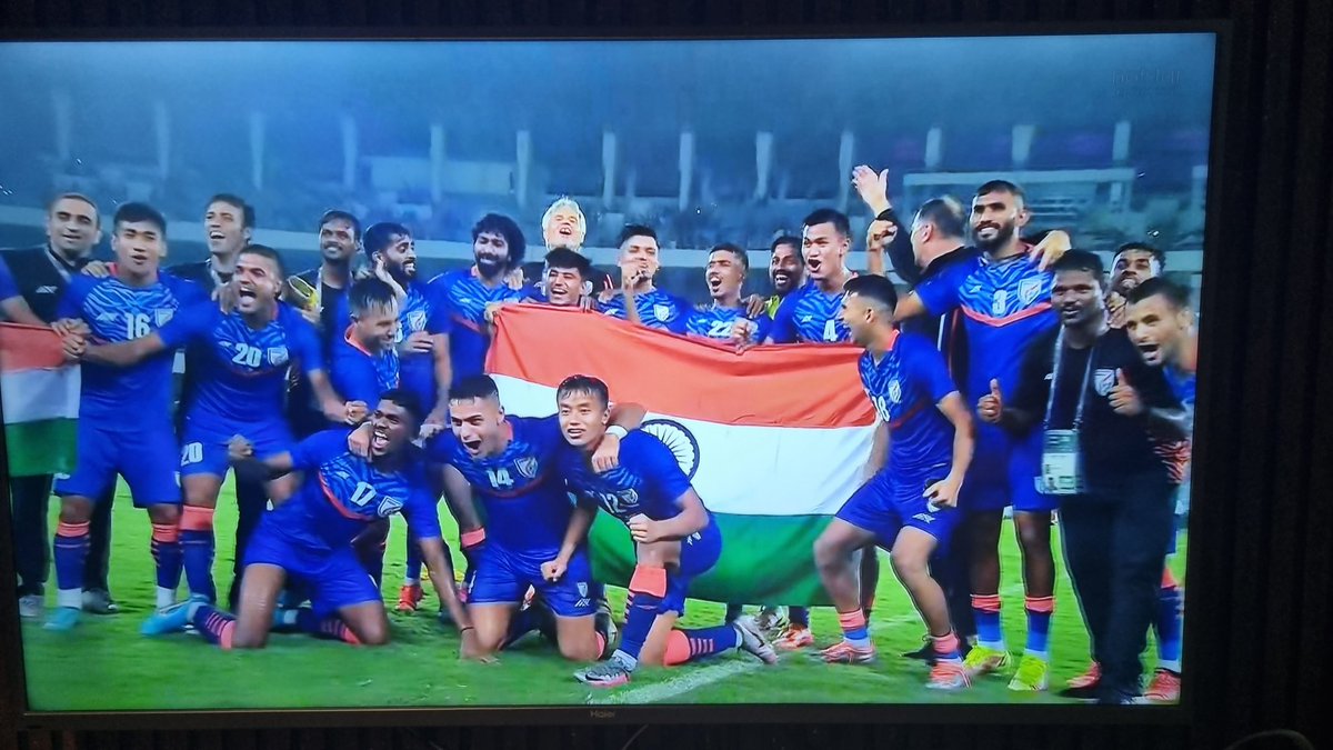 jashanjoshi's tweet photo. India 4 -0 Hongkong . Anwar Ali, Sunil Chhetri, Manvir and super sub Ishan Pandita score for @IndianFootball . Thank you Kolkata for coming in thousands. What a moment !  #BleedBlue #IndianFootball #AFCAsianCup #INDHK https://t.co/o6l4Lt4zgi