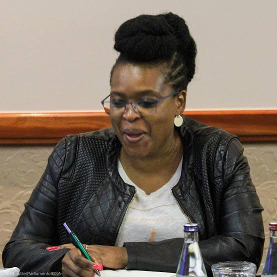 KunapaReporter's tweet photo. The alleged assault took place at the matrimonial home of Mhlakaza. Mojapelo alleges that the suspect, in a drunken fit of rage, severely assaulted her. She further states that her police superiors did not want to help her open a case, but instead frustrated her. https://t.co/1GjmV2miTd