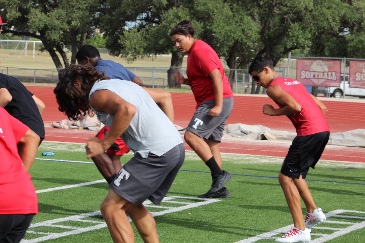 TaftGraphicDsgn's tweet photo. Day 2 Photography Camp photo dump #4!  Students took some GREAT pics of things happening at @NISDTaft today!  @NISD_CTE @NISD #relentless #RaiderPride #NISDsuperiorCTE https://t.co/VGUyjG7gsa