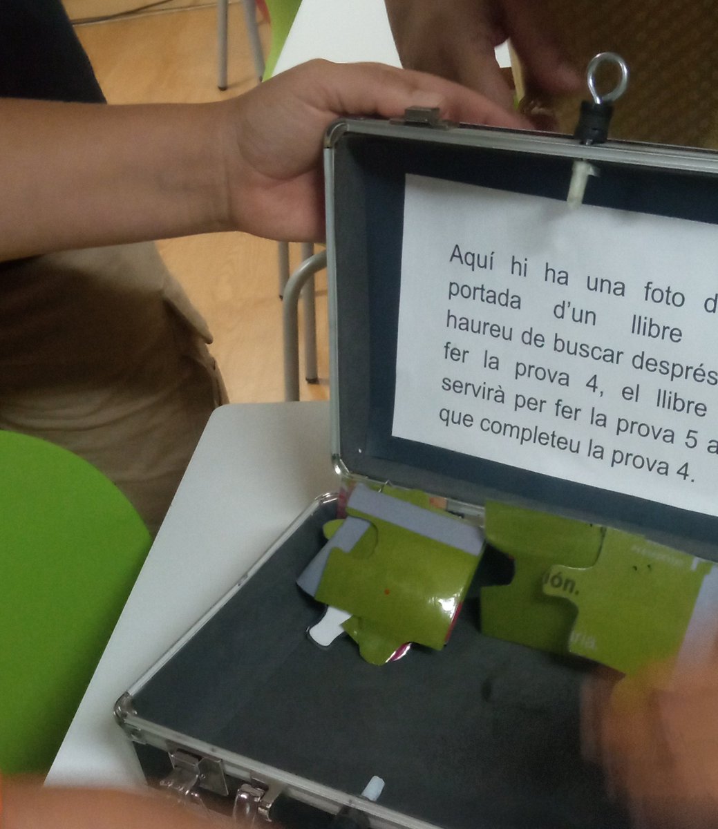 EscolaOrrius's tweet photo. Avui els grans de l'escola han fet l'Escape room pels pares i mares, ha estat el final d'una gran feina feta al grup de treball de llengua. #escaperoom @SSTTMVO @xarxaCb https://t.co/RYVATzv1Pl