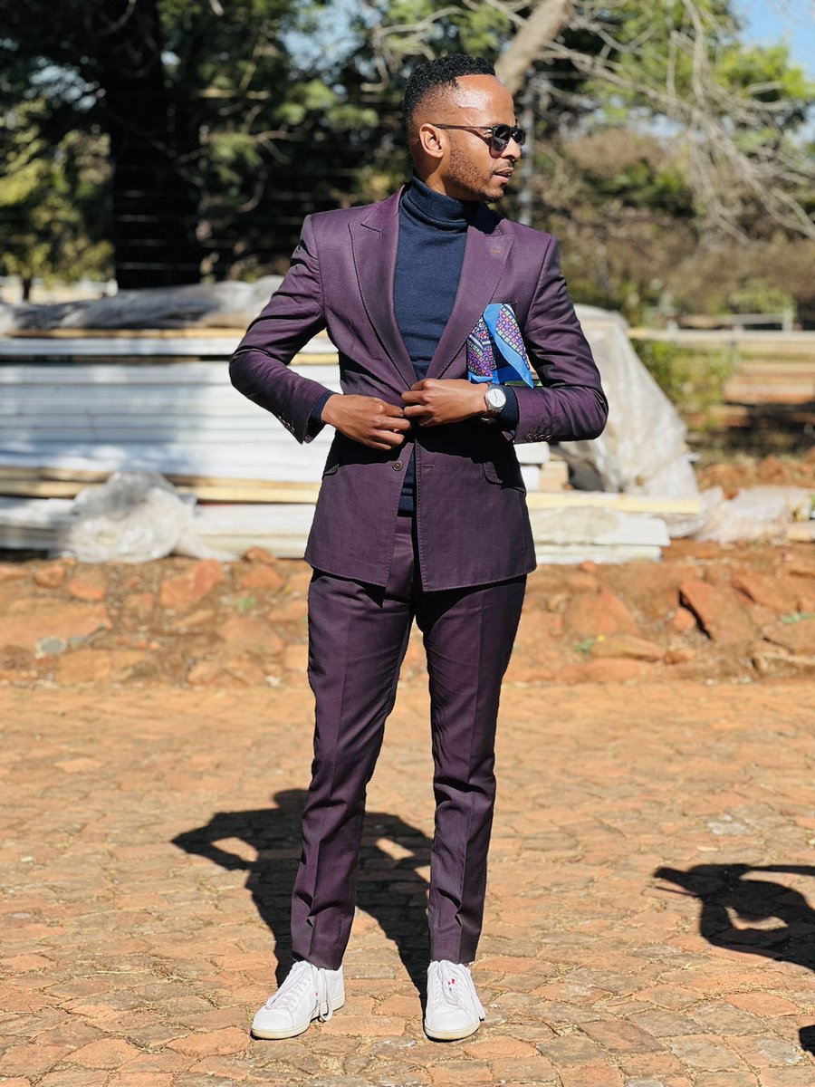 SilasNchabeleng's tweet photo. Writing my own story #SuitsAndSneakers #PoloNecks #WinterCombosuiโ๏ธ๐๐พ๐งต๐งถ๐๐๐ฅฐ https://t.co/P68wDPuFqx